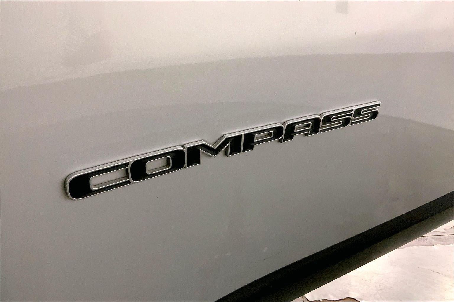 Used 2025 Jeep Compass Limited AWD/4WD image 8