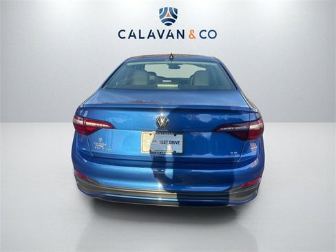 Used 2024 Volkswagen Jetta SE image 6