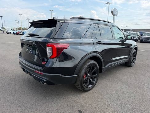 Used 2023 Ford Explorer ST w/ Technology Package AWD/4WD image 5