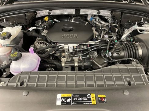 New 2026 Jeep Grand Cherokee Altitude image 17