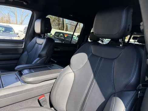 Used 2024 Jeep Wagoneer Series II image 16