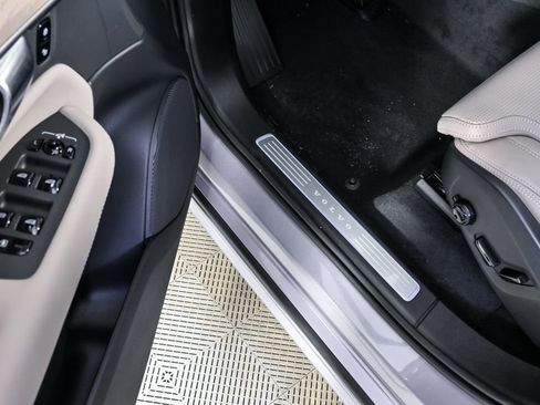 New 2026 Volvo XC90 B6 Ultra w/ Protection Package Premier AWD/4WD image 8