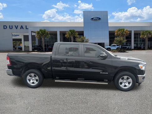 Used 2022 RAM 1500 Big Horn AWD/4WD image 3
