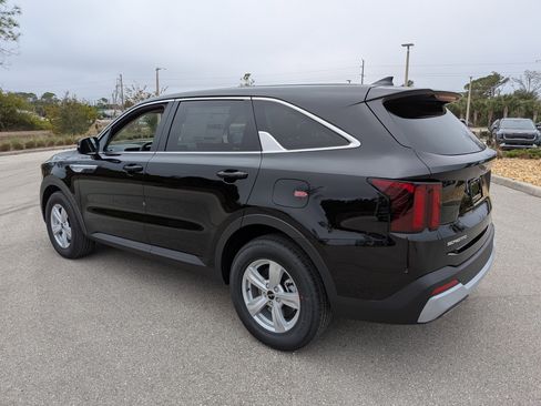 New 2026 Kia Sorento LX FWD image 7