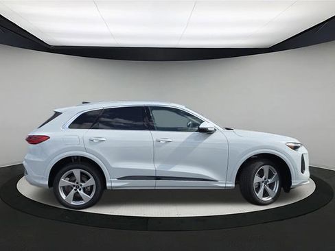 New 2025 Audi Q5 Premium Plus image 8