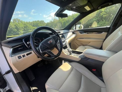 Used 2019 Cadillac XT5 FWD image 9