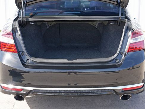 Used 2017 Honda Accord Sport image 9