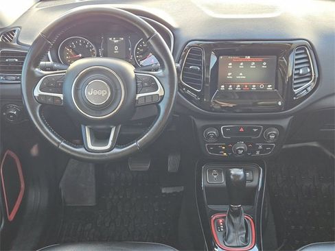 Used 2020 Jeep Compass Latitude image 25