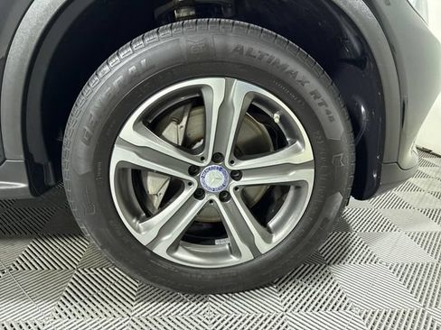 Used 2017 Mercedes-Benz GLC 300 4MATIC image 11