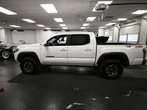 Used 2023 Toyota Tacoma TRD Off-Road AWD/4WD image 4