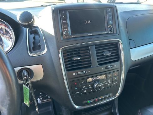 Used 2018 Dodge Grand Caravan GT image 24