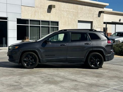 Used 2021 Jeep Cherokee Latitude Plus image 4