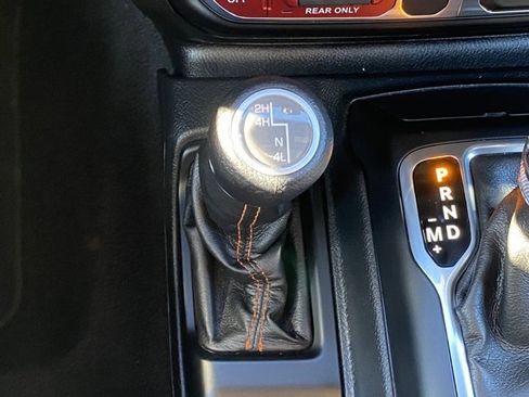 Used 2022 Jeep Gladiator Mojave w/ Cold Weather Group image 21