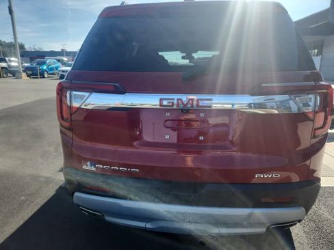 Used 2021 GMC Acadia SLT w/ LPO, Floor Liner Package image 2