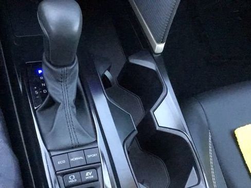 Used 2025 Toyota Camry SE image 24