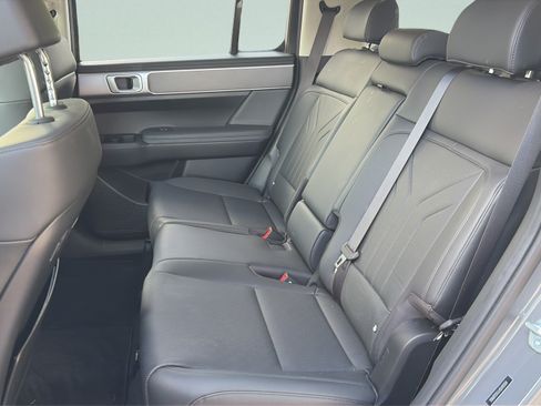Used 2025 Hyundai Santa Fe SEL AWD/4WD image 12