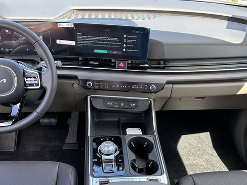 New 2026 Kia Carnival SX FWD image 11