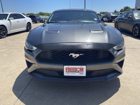 Used 2018 Ford Mustang Coupe w/ Ecoboost Performance Package RWD image 9