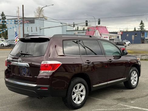 Used 2013 Toyota Highlander Plus AWD/4WD image 6