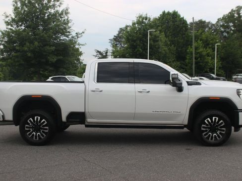 Used 2024 GMC Sierra 2500 Denali Ultimate w/ Max Trailering Package AWD/4WD image 8
