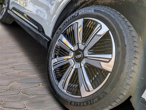 New 2026 Cadillac Escalade IQ Luxury 2 image 8