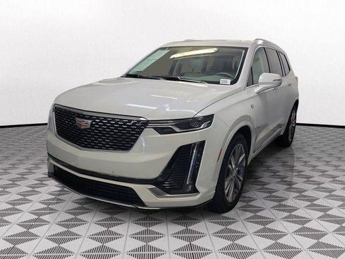Certified 2024 Cadillac XT6 Premium Luxury FWD image 3