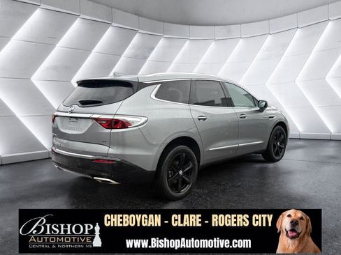 Used 2023 Buick Enclave Essence w/ Sport Touring Edition image 18