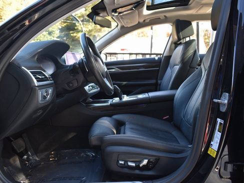 Used 2020 BMW 740i w/ Cold Weather Package image 28