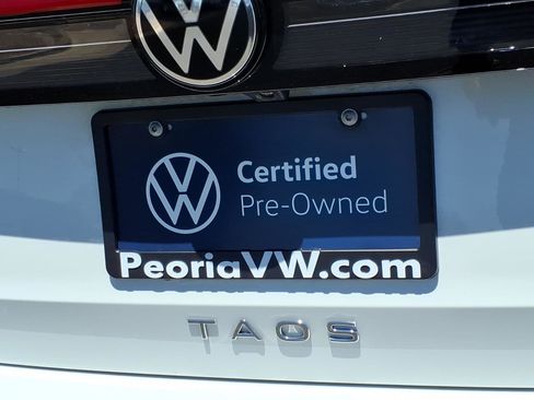 Certified 2025 Volkswagen Taos SE FWD image 15