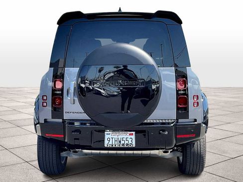 Used 2024 Land Rover Defender 110 X-Dynamic SE image 6