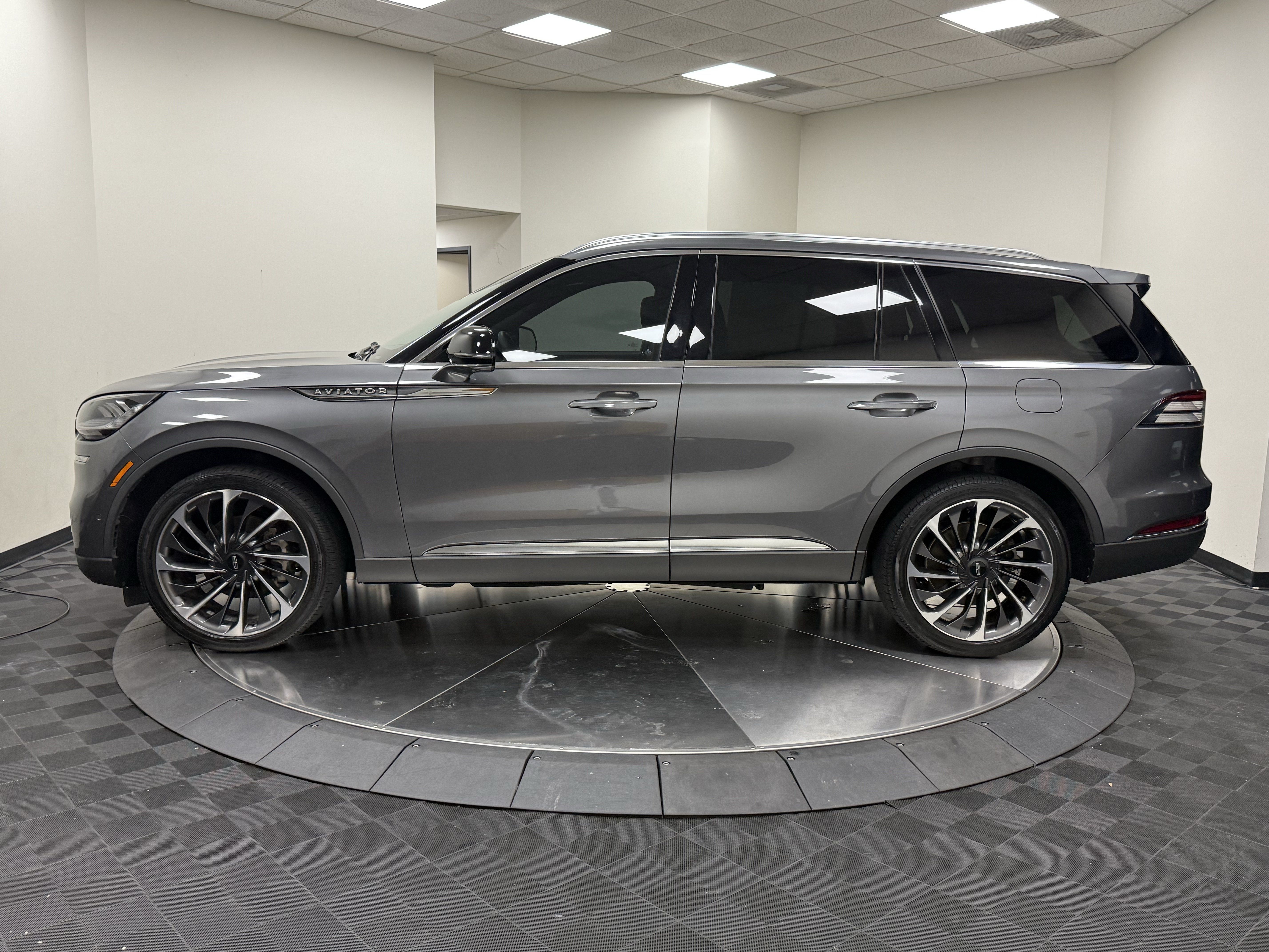 Used 2023 Lincoln Aviator Reserve w/ Equipment Group 201A AWD/4WD image 4