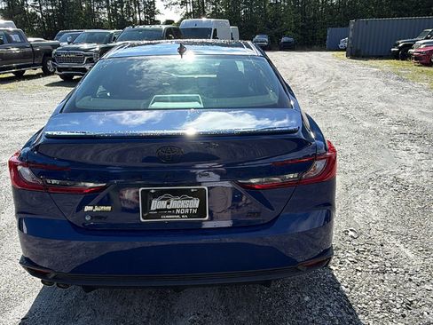Used 2026 Toyota Camry SE w/ Multimedia Upgrade Package FWD image 9