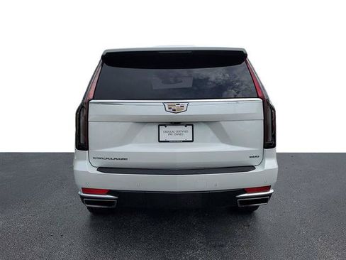 Certified 2023 Cadillac Escalade Premium Luxury AWD/4WD image 4