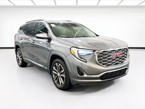 Used 2018 GMC Terrain Denali w/ Comfort Package image 3