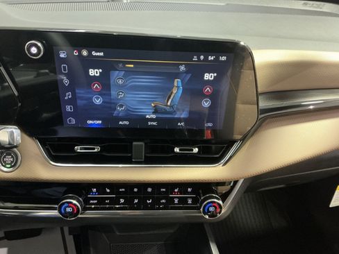 New 2026 Chevrolet Equinox ACTIV w/ Convenience Package III AWD/4WD image 22