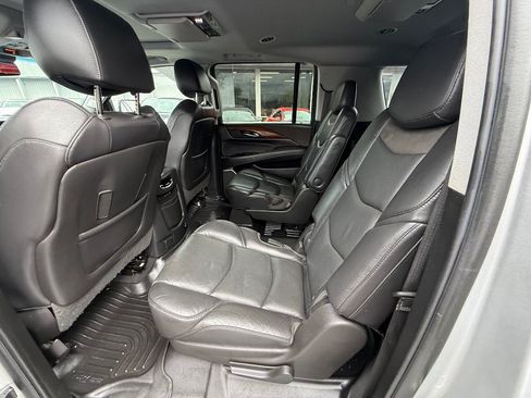 Used 2019 Cadillac Escalade ESV Premium Luxury AWD/4WD image 15