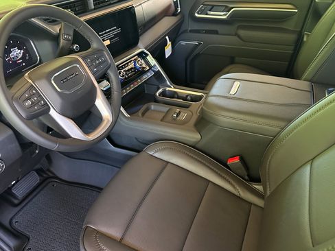 New 2026 GMC Sierra 2500 Denali w/ Denali Reserve Package AWD/4WD image 11