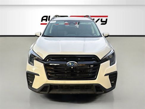 Used 2023 Subaru Ascent Limited image 2