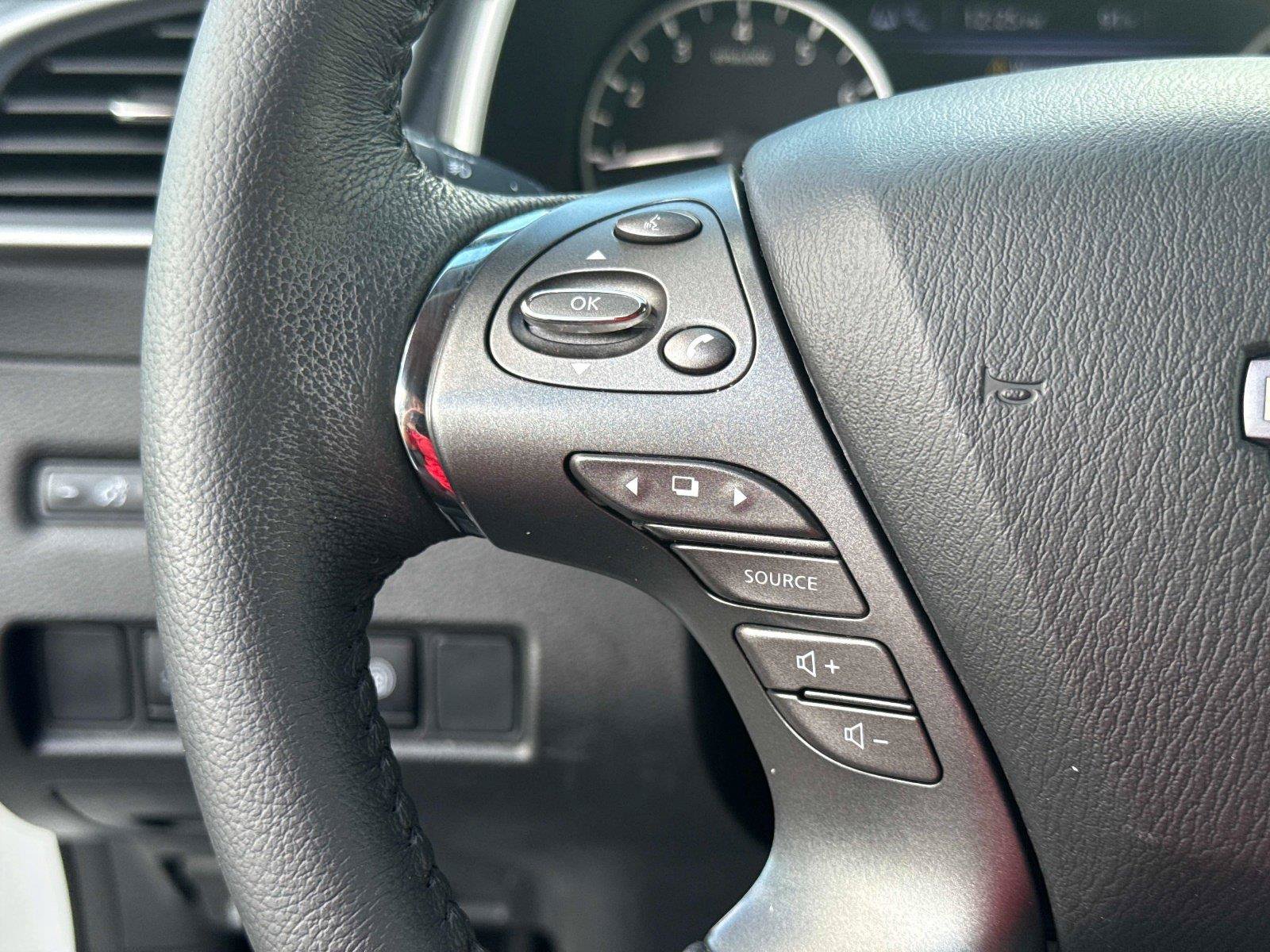 Used 2024 Nissan Murano SV w/ SV Midnight Edition Package FWD image 30