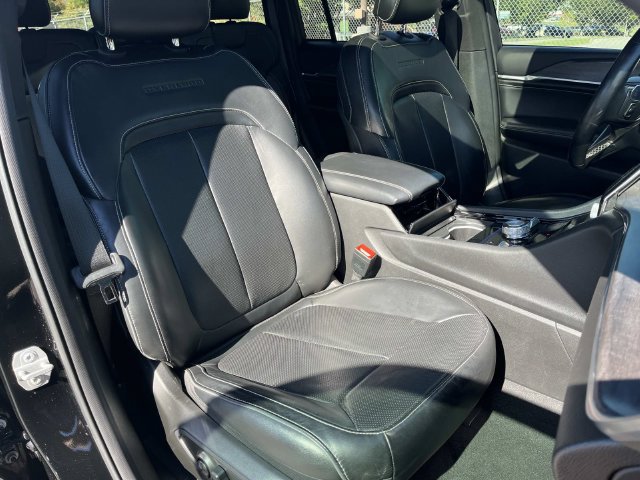 Used 2022 Jeep Grand Cherokee Overland AWD/4WD image 30