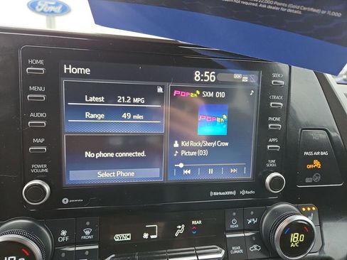 Used 2022 Toyota Highlander XLE AWD/4WD image 9