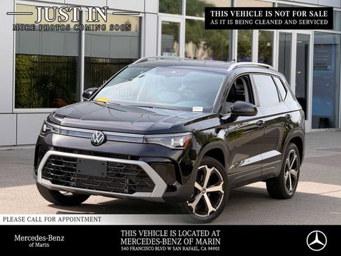 Used 2025 Volkswagen Taos SEL AWD/4WD image 2
