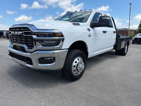 Used 2025 RAM 3500 Tradesman w/ Chrome Appearance Group AWD/4WD image 3