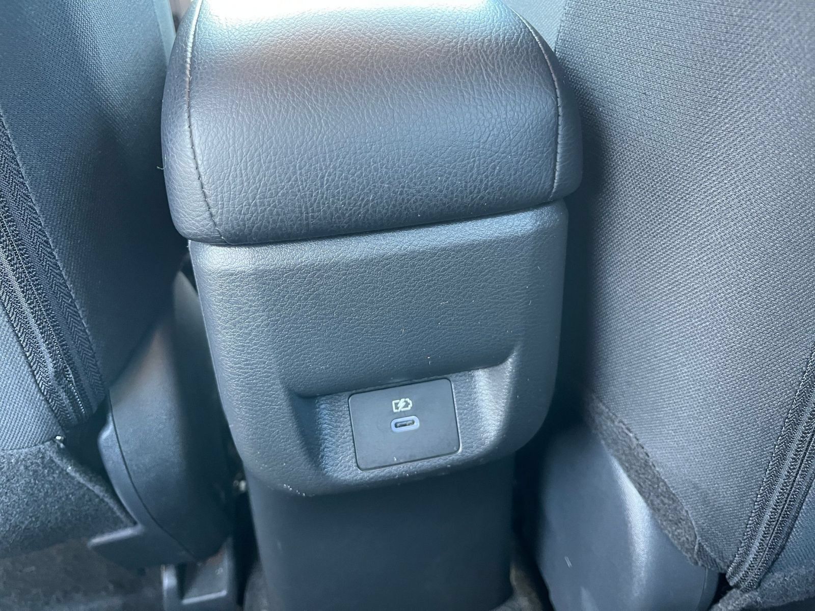 Used 2025 Nissan Versa SV FWD image 22