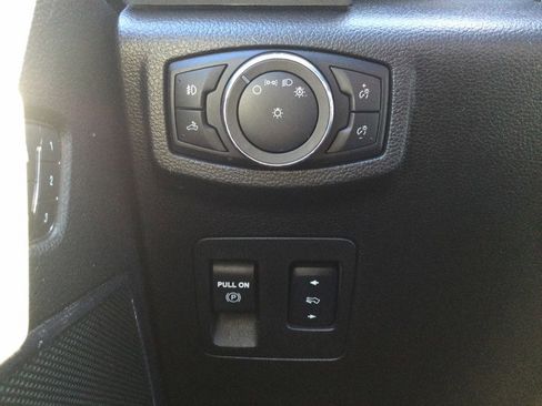 Used 2018 Ford F150 Lariat w/ Equipment Group 502A Luxury AWD/4WD image 40