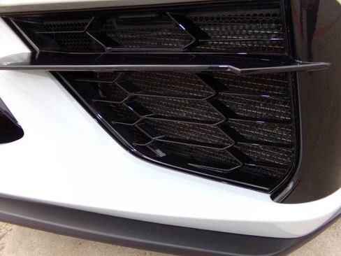 Used 2023 Chevrolet Corvette Stingray Premium Conv w/ Z51 Performance Package RWD image 3