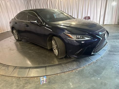 Used 2020 Lexus ES 300h w/ Premium Package FWD image 3