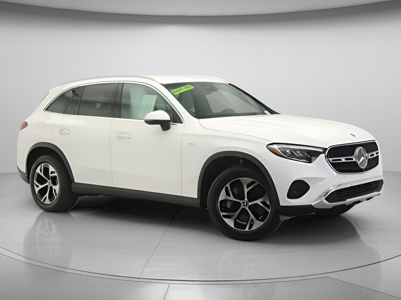Used 2025 Mercedes-Benz GLC 350e 4MATIC image 32