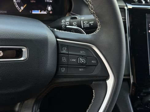 Used 2024 Jeep Grand Cherokee L Laredo AWD/4WD image 19