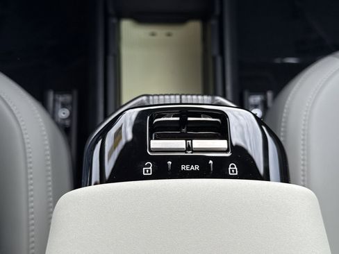 New 2026 Volvo EX30 Cross Country Ultra w/ Protection Package Premier image 29